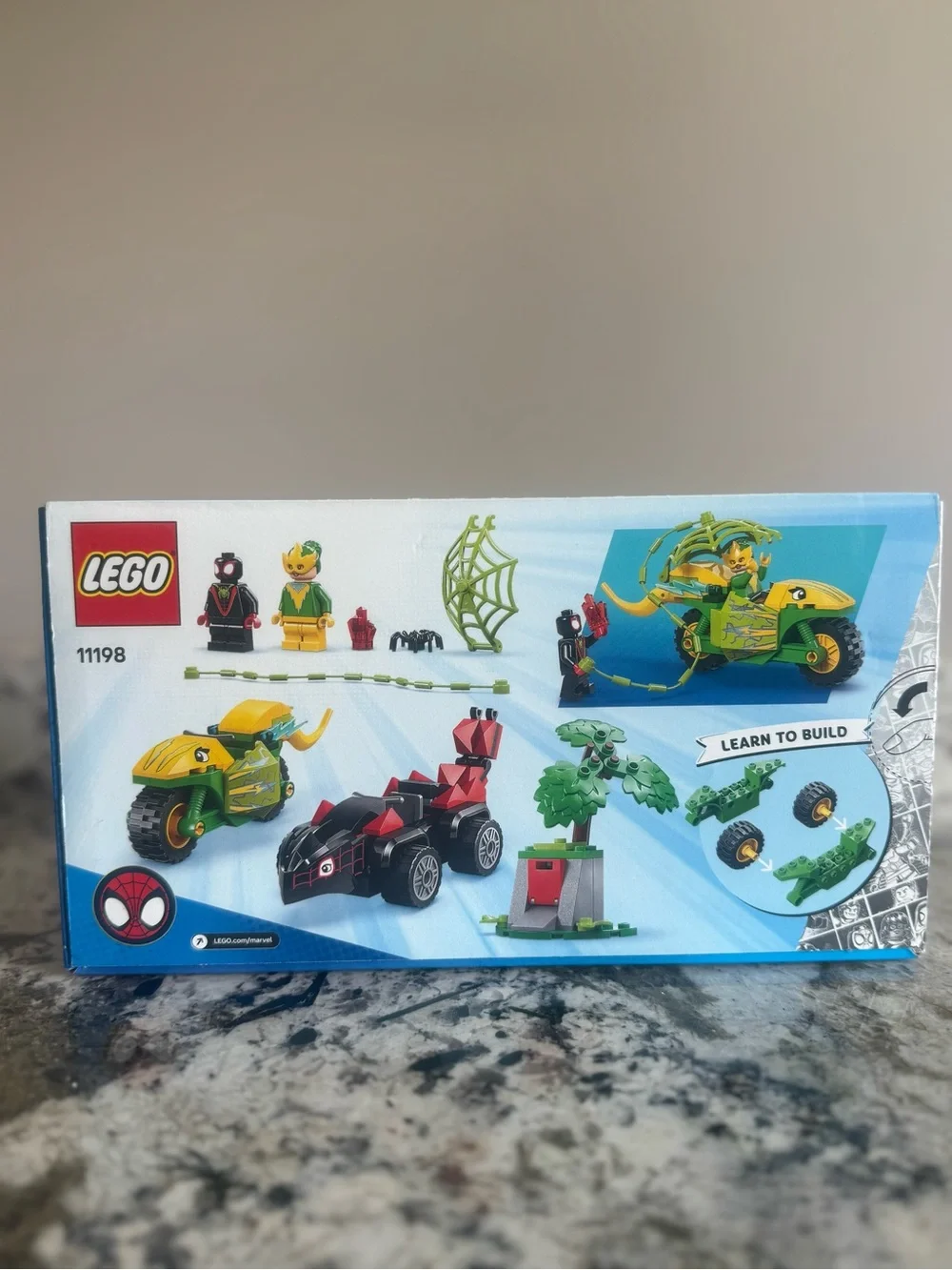 LEGO Marvel Spidey Dinosaur Vehicle Chase (11198) 124pcs Miles Morales 4+